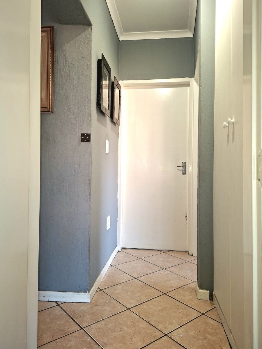 2 Bedroom Property for Sale in Honeypark Gauteng