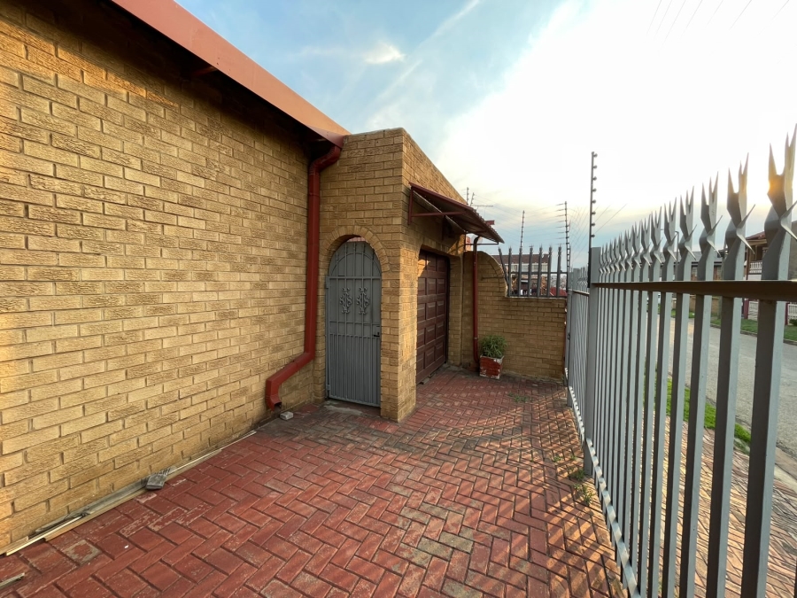 3 Bedroom Property for Sale in Actonville Gauteng