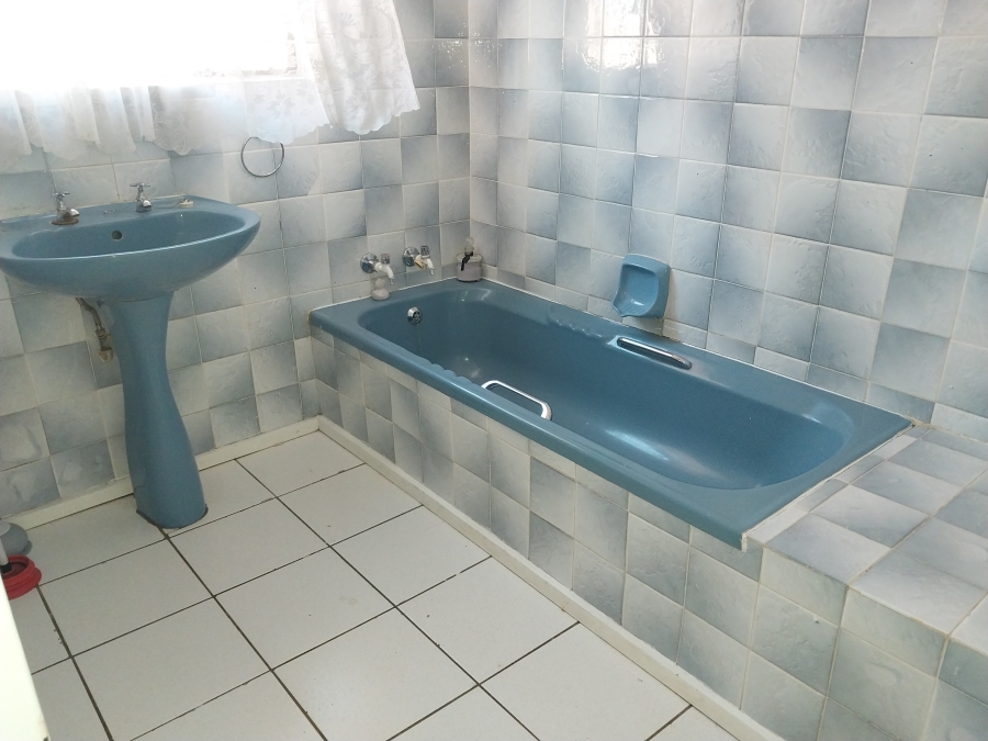 To Let 4 Bedroom Property for Rent in Eersterust Gauteng