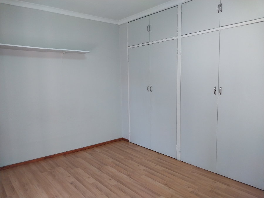 To Let 4 Bedroom Property for Rent in Eersterust Gauteng