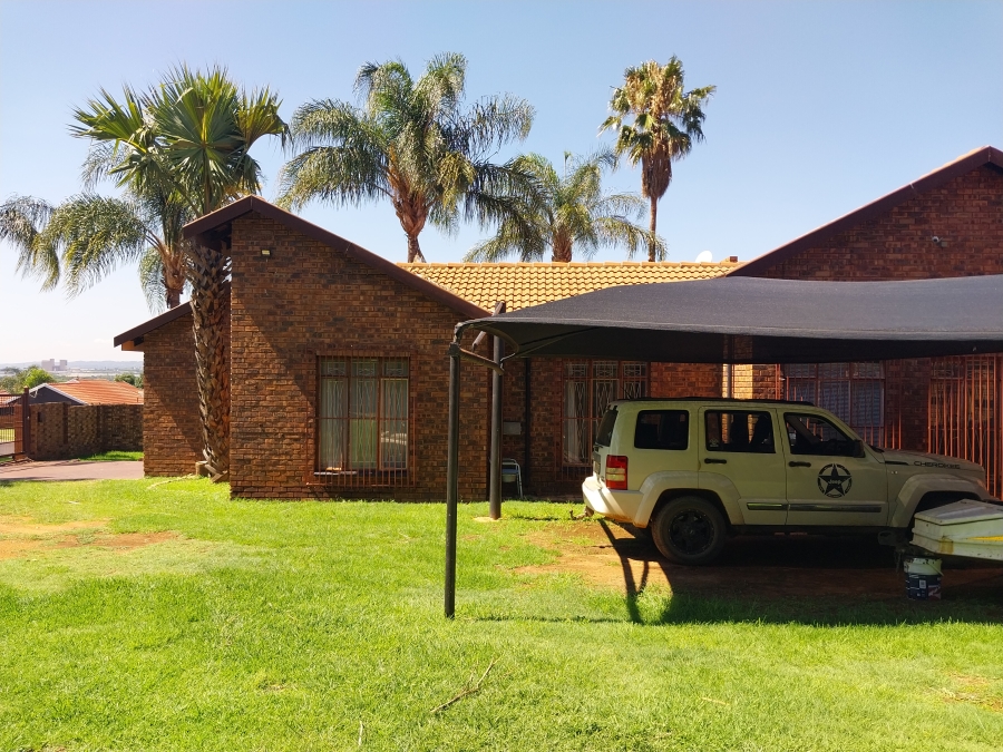 To Let 4 Bedroom Property for Rent in Eersterust Gauteng
