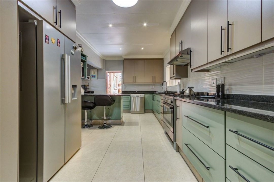 4 Bedroom Property for Sale in Edleen Gauteng