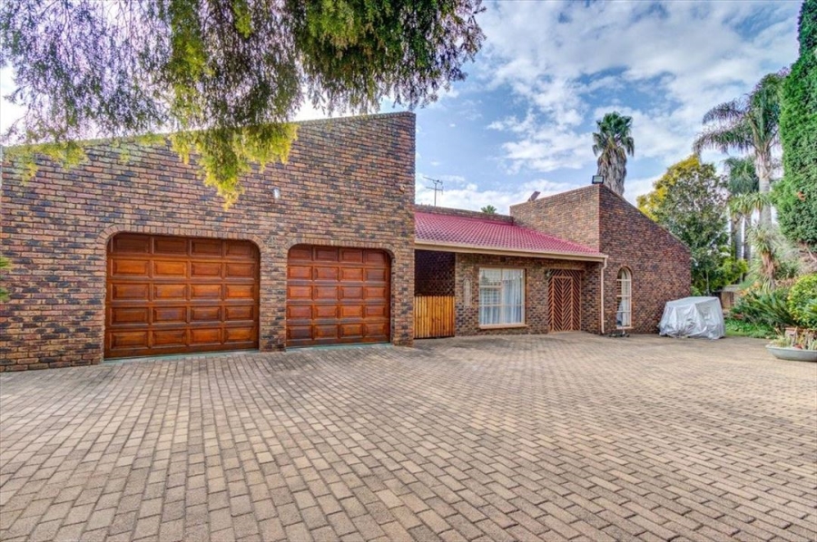 4 Bedroom Property for Sale in Edleen Gauteng