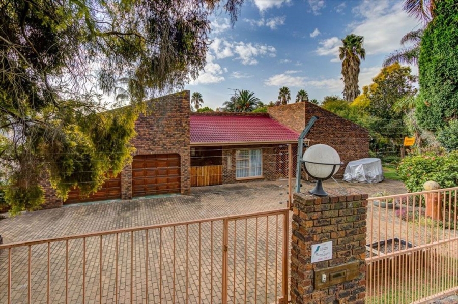 4 Bedroom Property for Sale in Edleen Gauteng