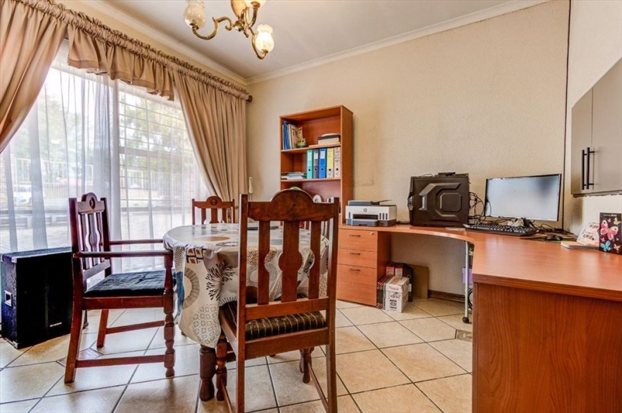 4 Bedroom Property for Sale in Edleen Gauteng