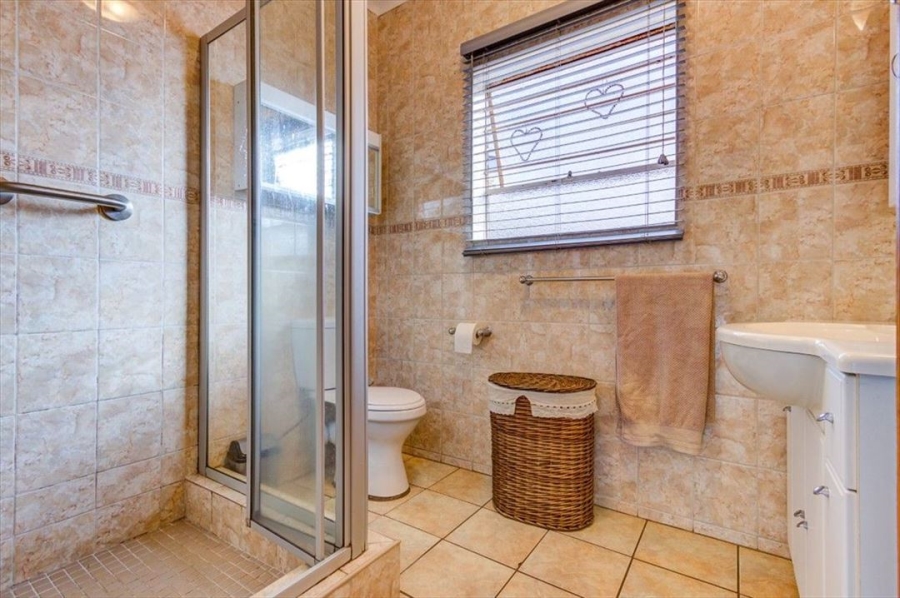 4 Bedroom Property for Sale in Edleen Gauteng