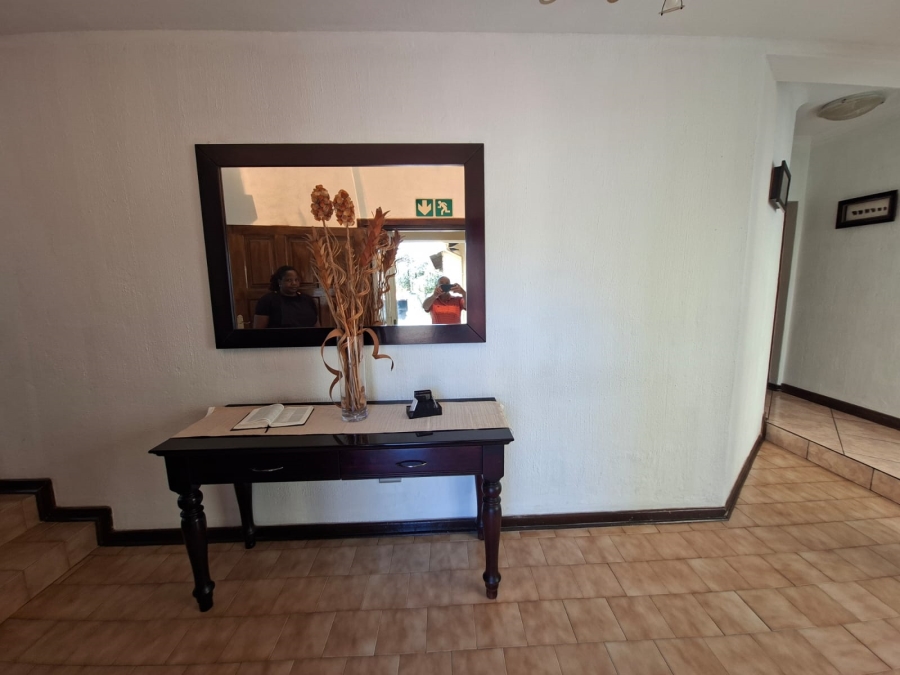 To Let 8 Bedroom Property for Rent in Bedfordview Gauteng