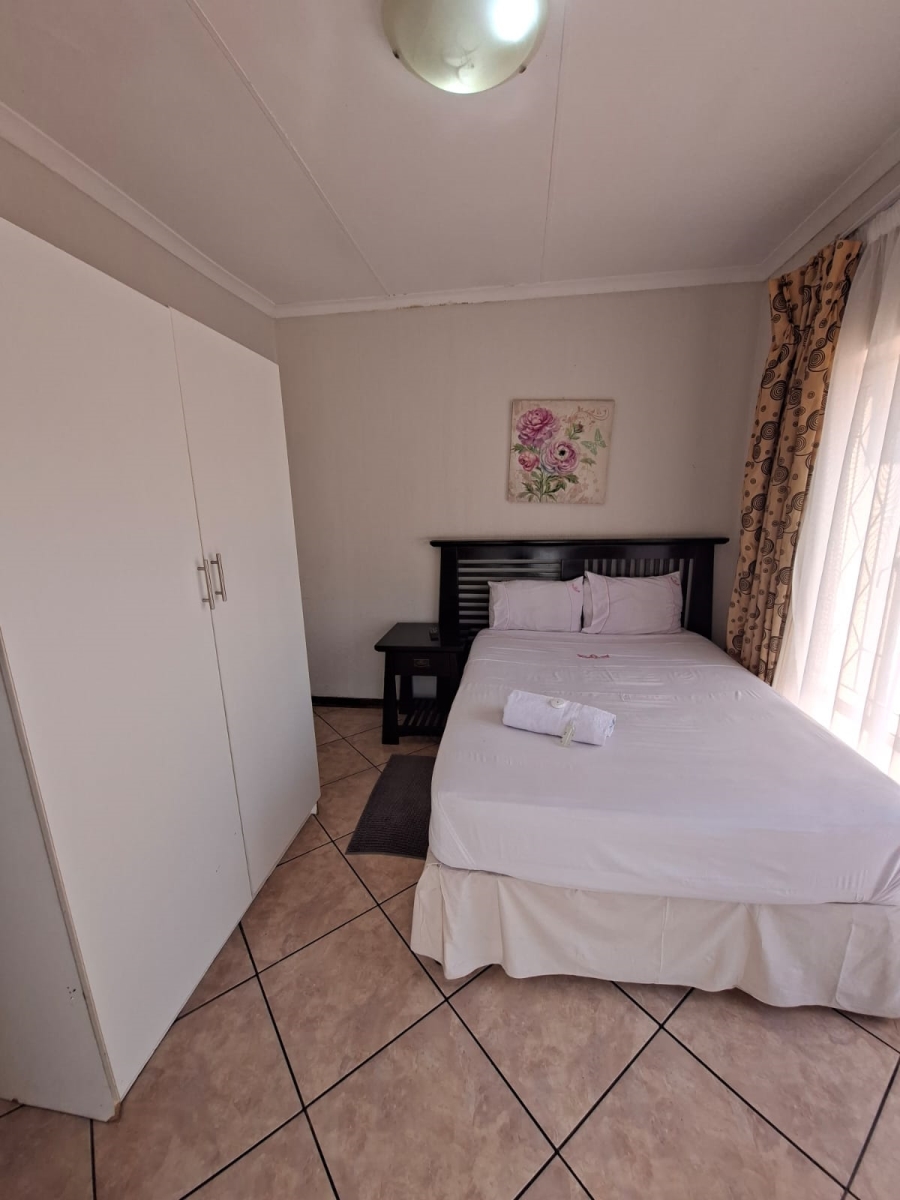 To Let 8 Bedroom Property for Rent in Bedfordview Gauteng