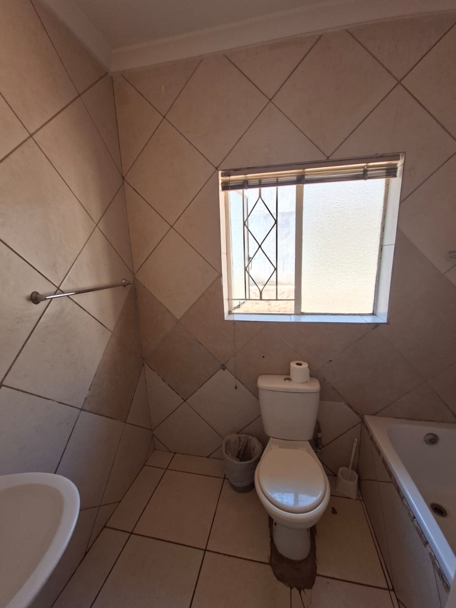 To Let 8 Bedroom Property for Rent in Bedfordview Gauteng