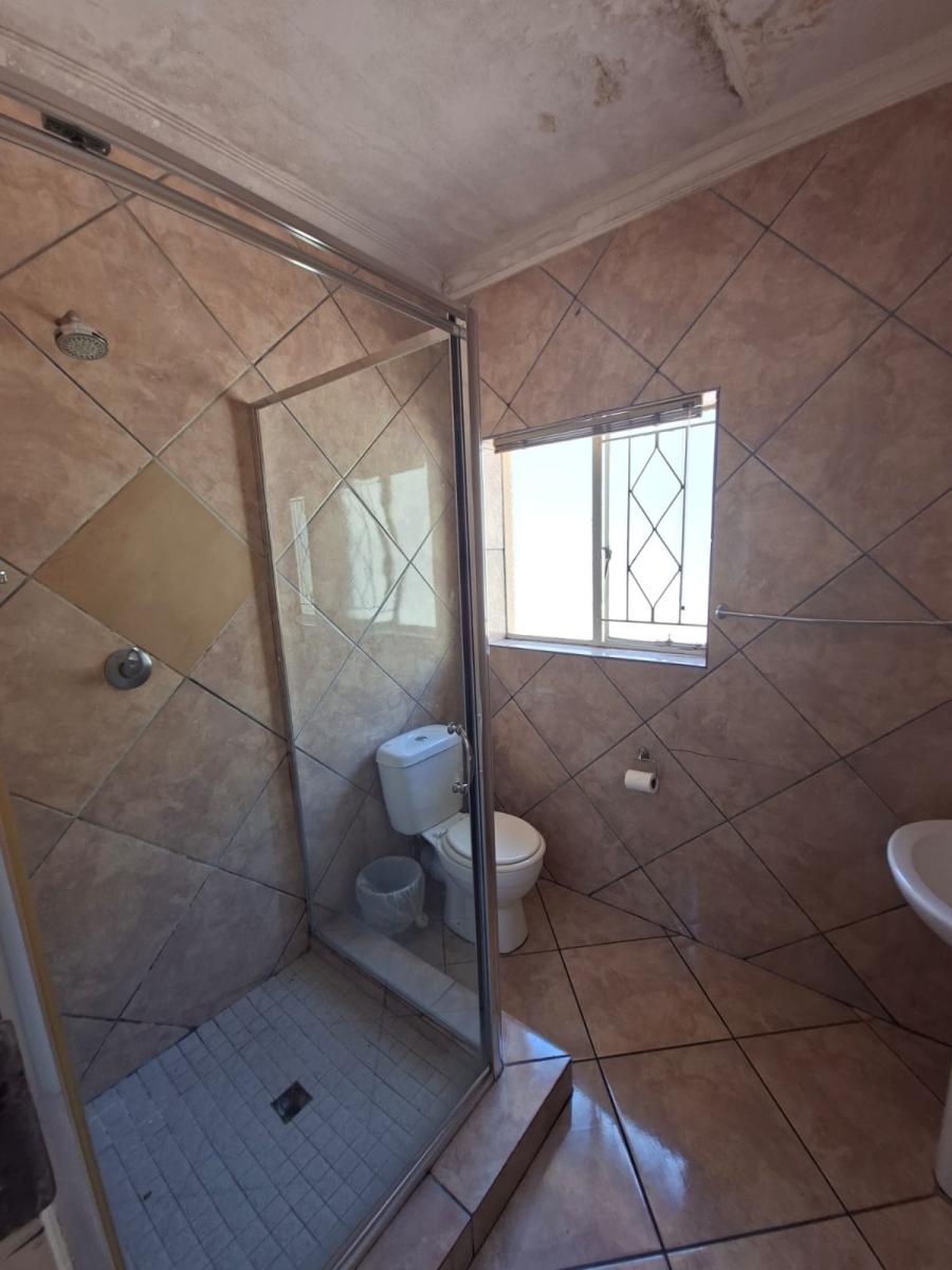 To Let 8 Bedroom Property for Rent in Bedfordview Gauteng