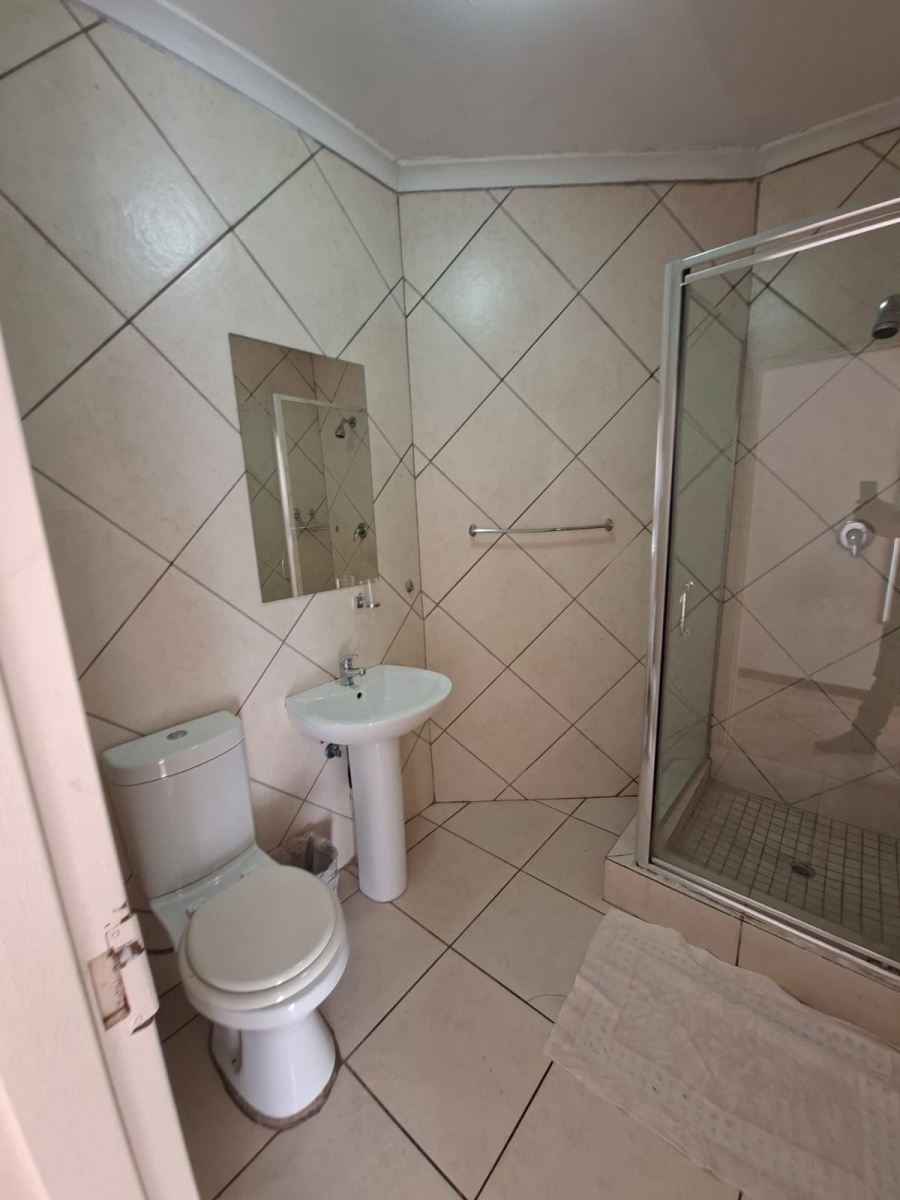To Let 8 Bedroom Property for Rent in Bedfordview Gauteng