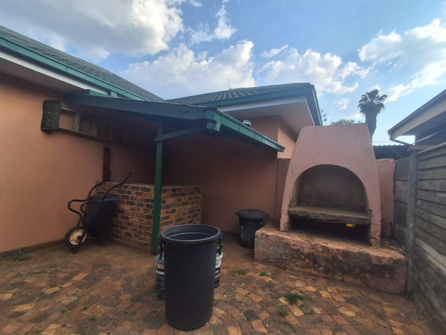 3 Bedroom Property for Sale in Sonland Park Gauteng