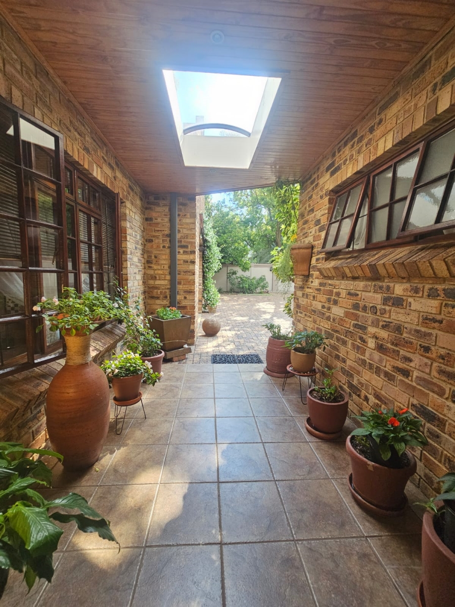4 Bedroom Property for Sale in Vanderbijlpark SW 5 Gauteng