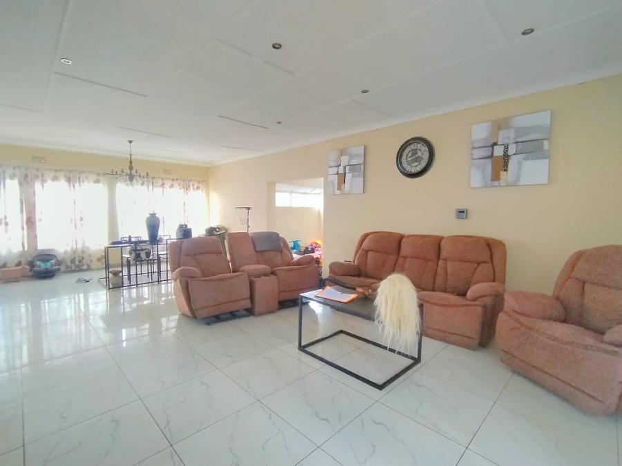 6 Bedroom Property for Sale in Brakpan Central Gauteng