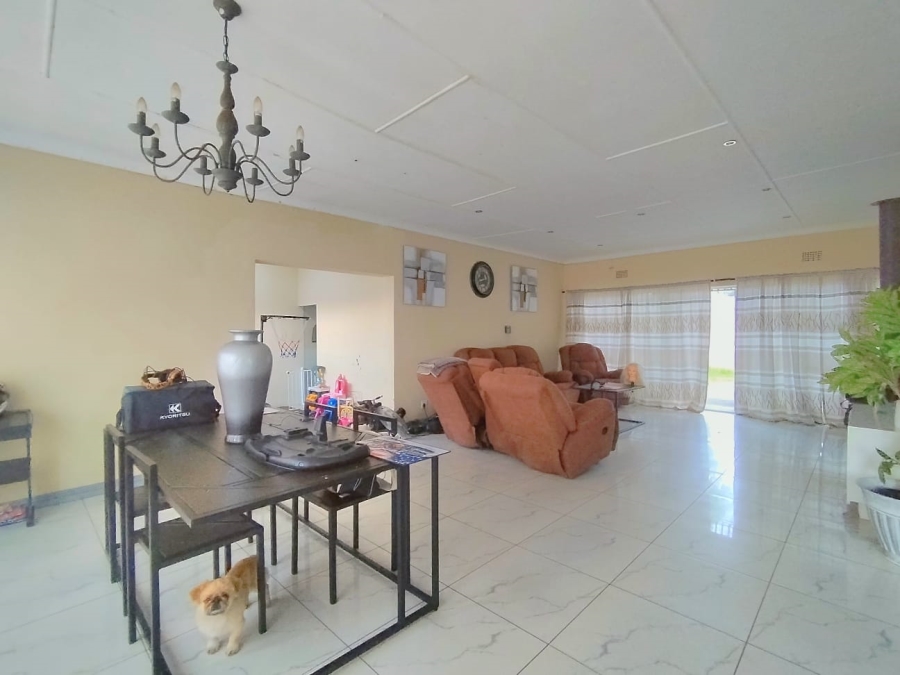 6 Bedroom Property for Sale in Brakpan Central Gauteng