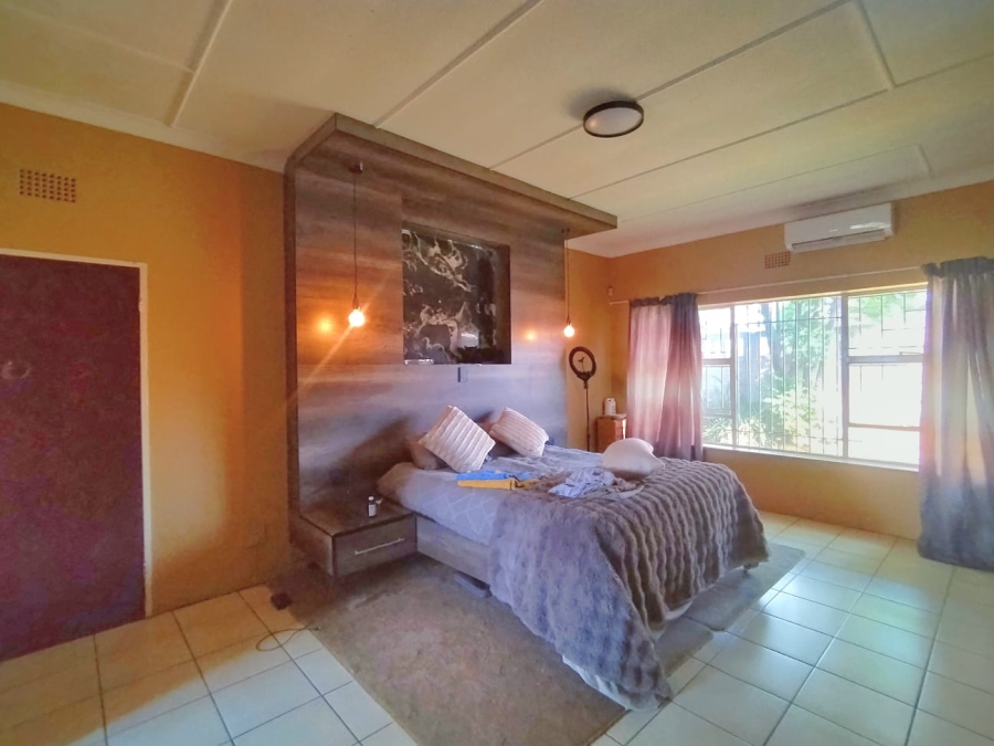 6 Bedroom Property for Sale in Brakpan Central Gauteng