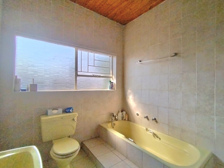 6 Bedroom Property for Sale in Brakpan Central Gauteng
