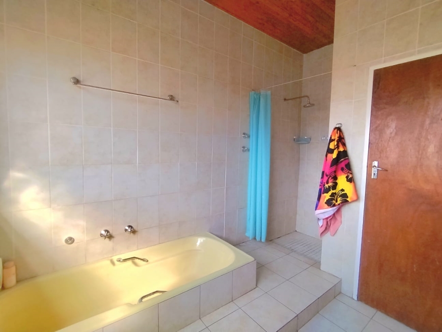 6 Bedroom Property for Sale in Brakpan Central Gauteng