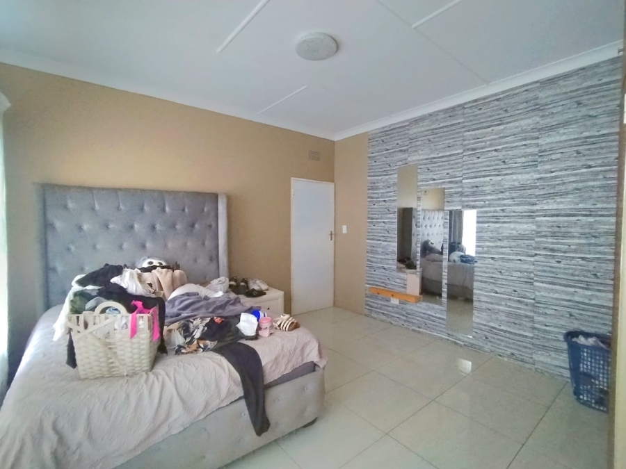 6 Bedroom Property for Sale in Brakpan Central Gauteng
