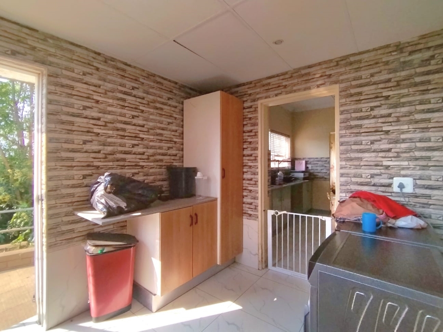 6 Bedroom Property for Sale in Brakpan Central Gauteng