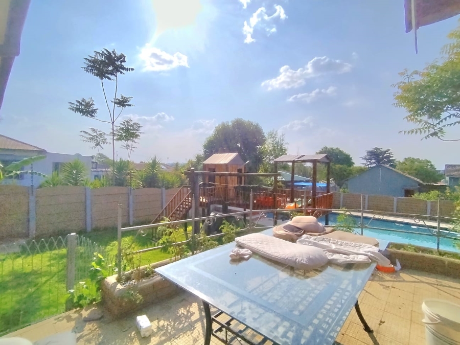 6 Bedroom Property for Sale in Brakpan Central Gauteng