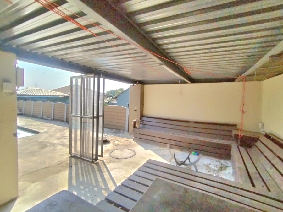 6 Bedroom Property for Sale in Brakpan Central Gauteng