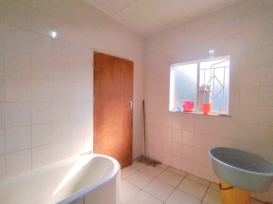 6 Bedroom Property for Sale in Brakpan Central Gauteng