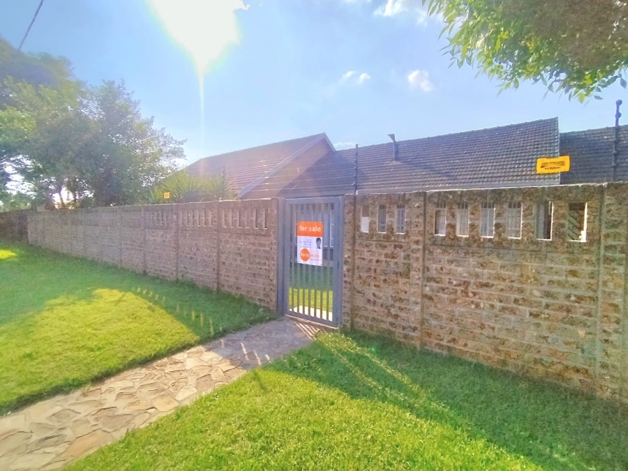 6 Bedroom Property for Sale in Brakpan Central Gauteng