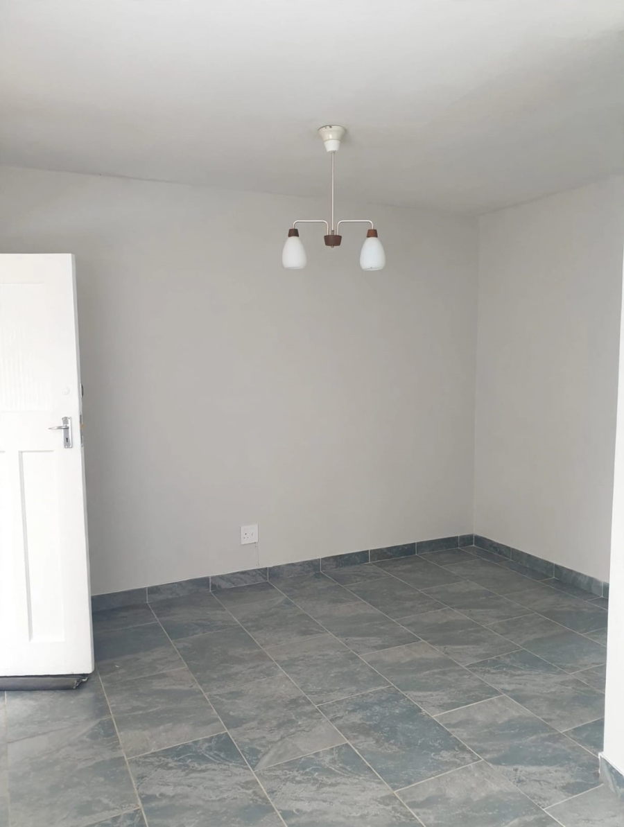2 Bedroom Property for Sale in Peacehaven Gauteng