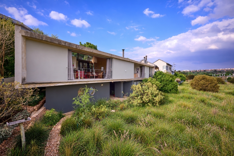 3 Bedroom Property for Sale in Waterfall Country Village Gauteng