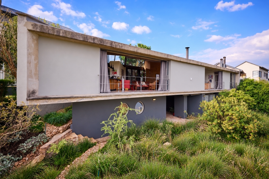 3 Bedroom Property for Sale in Waterfall Country Village Gauteng