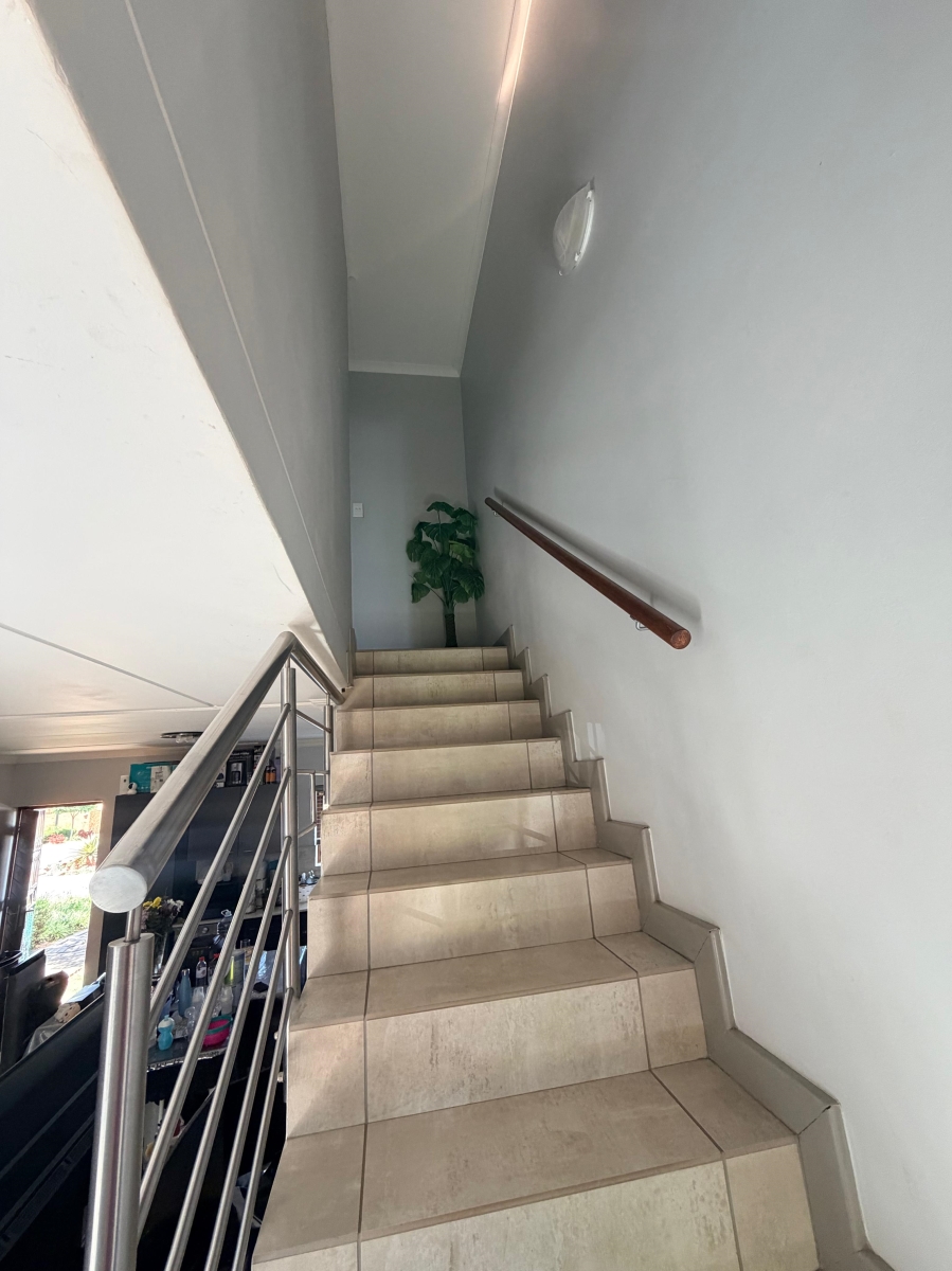 2 Bedroom Property for Sale in Blue Hills Gauteng
