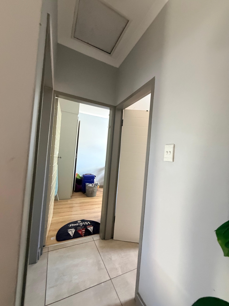 2 Bedroom Property for Sale in Blue Hills Gauteng