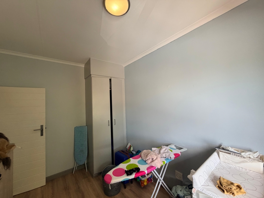 2 Bedroom Property for Sale in Blue Hills Gauteng