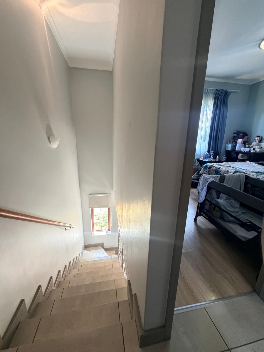 2 Bedroom Property for Sale in Blue Hills Gauteng