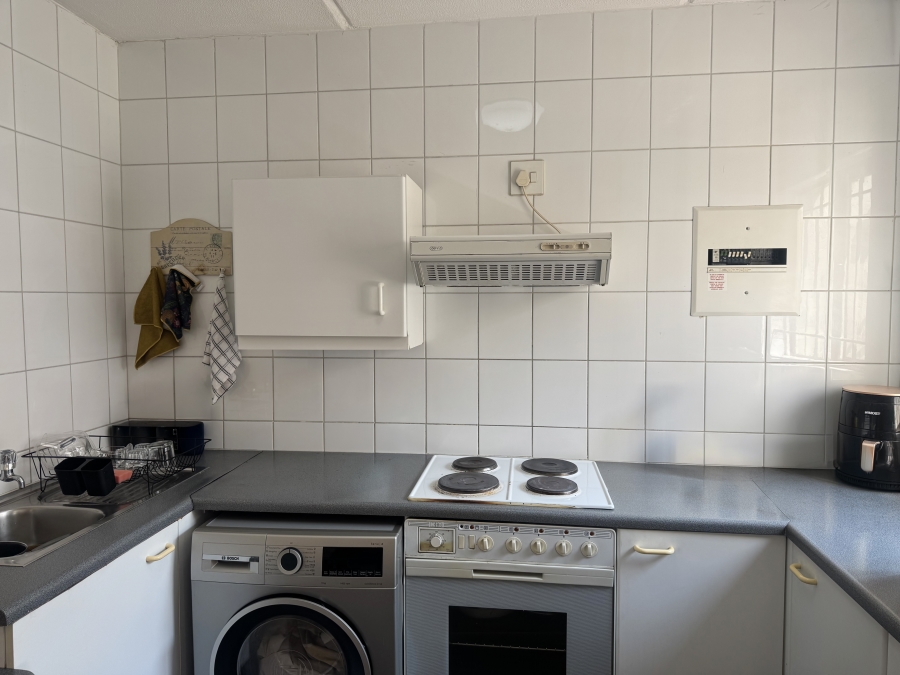 To Let 1 Bedroom Property for Rent in Eltonhill Gauteng