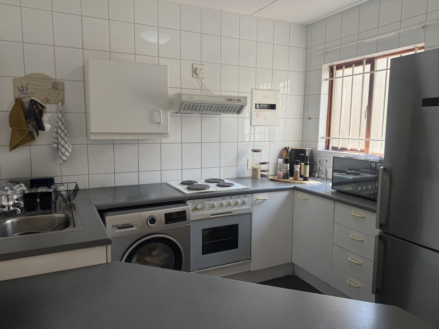To Let 1 Bedroom Property for Rent in Eltonhill Gauteng