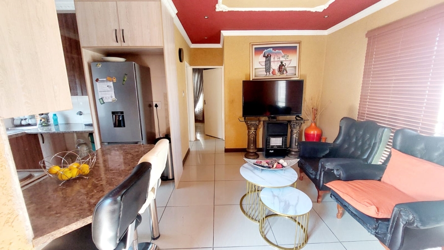 2 Bedroom Property for Sale in Greenhills Gauteng