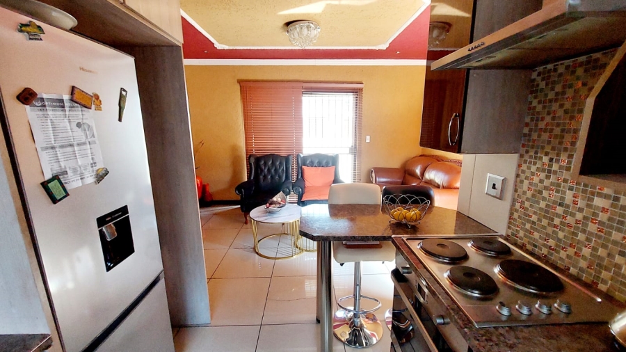2 Bedroom Property for Sale in Greenhills Gauteng