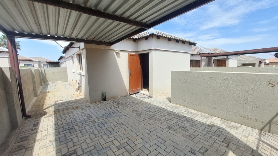 2 Bedroom Property for Sale in Greenhills Gauteng