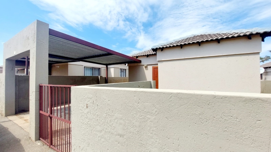 2 Bedroom Property for Sale in Greenhills Gauteng