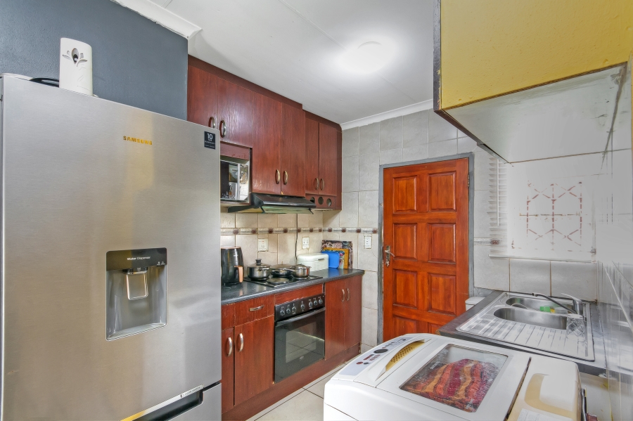 2 Bedroom Property for Sale in Bram Fischerville Gauteng