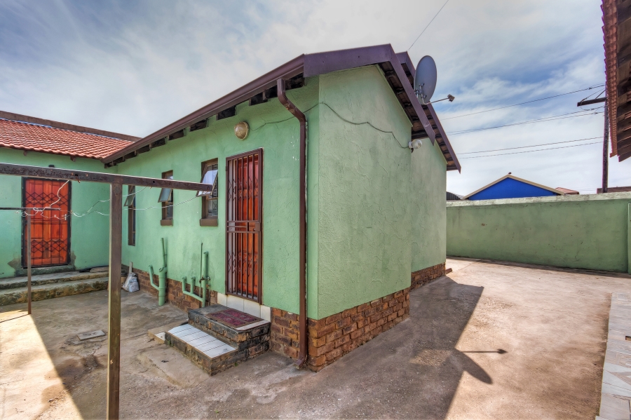 2 Bedroom Property for Sale in Bram Fischerville Gauteng