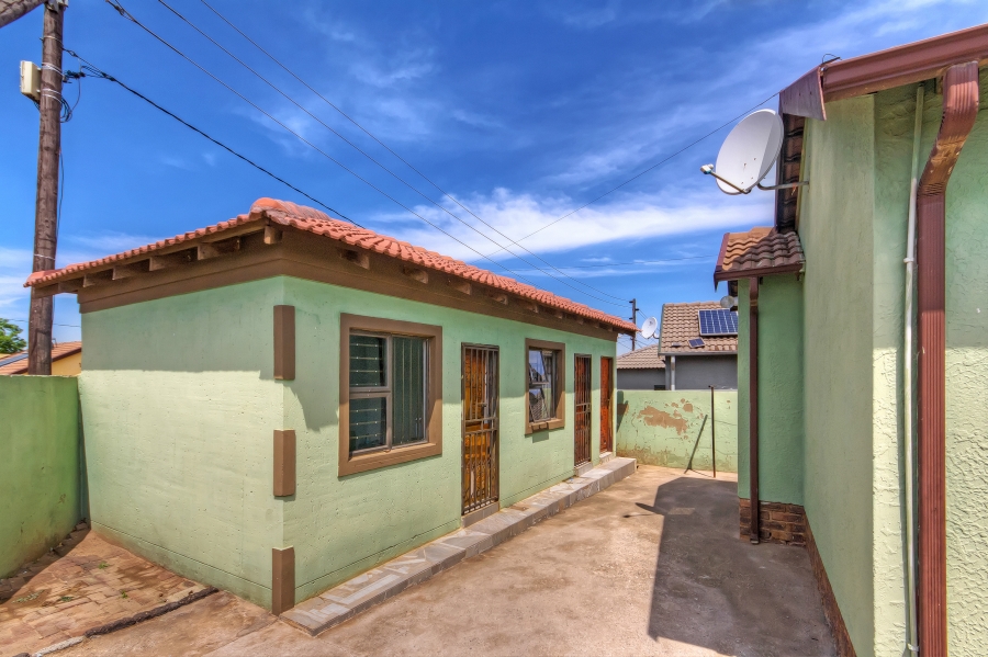 2 Bedroom Property for Sale in Bram Fischerville Gauteng