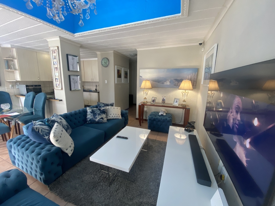 To Let 2 Bedroom Property for Rent in Lonehill Gauteng