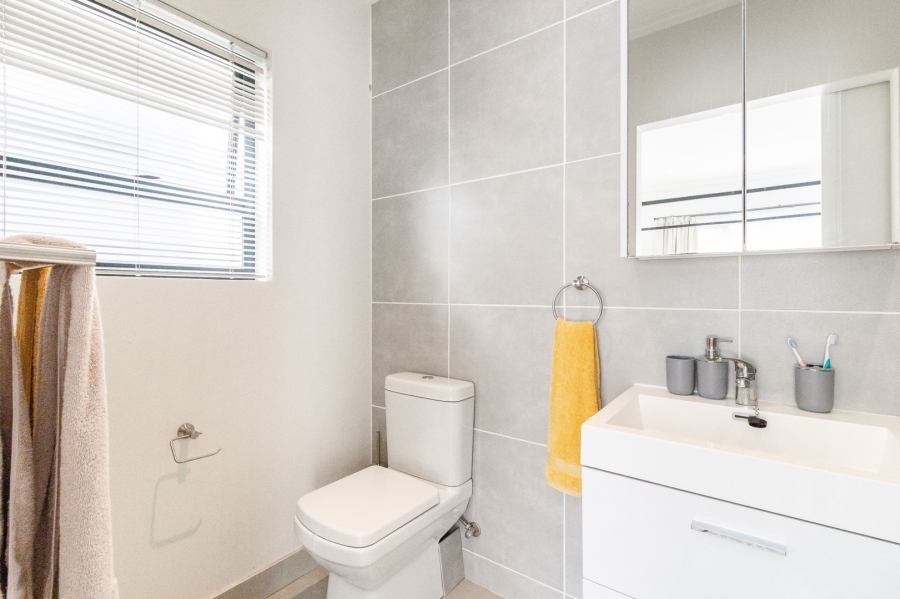 2 Bedroom Property for Sale in Beverley Gauteng