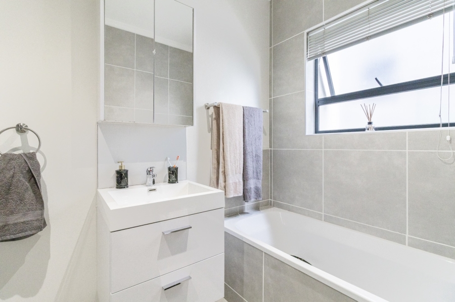 2 Bedroom Property for Sale in Beverley Gauteng