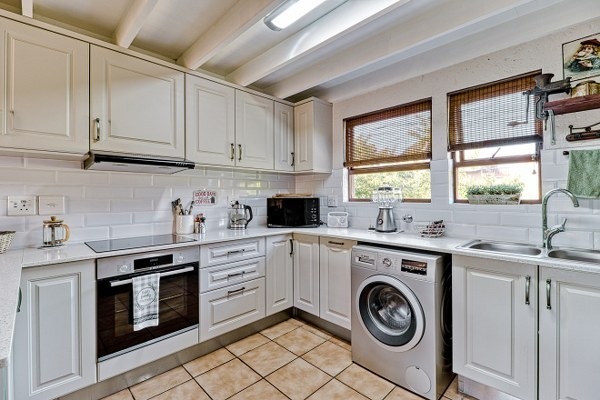 2 Bedroom Property for Sale in Lonehill Gauteng