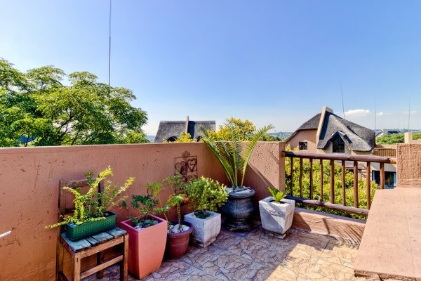 2 Bedroom Property for Sale in Lonehill Gauteng