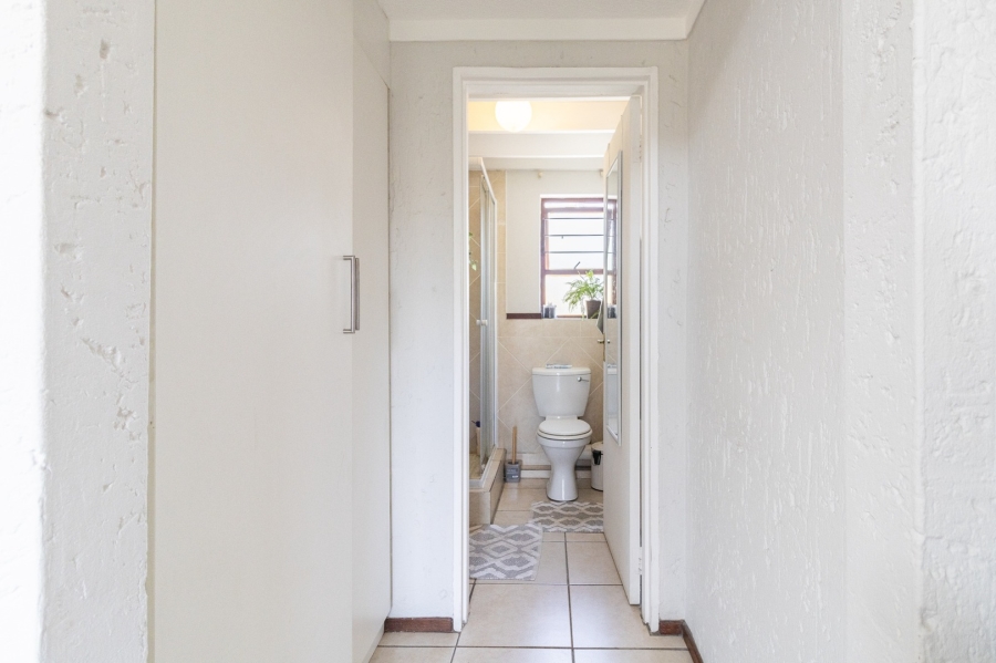 1 Bedroom Property for Sale in Lonehill Gauteng